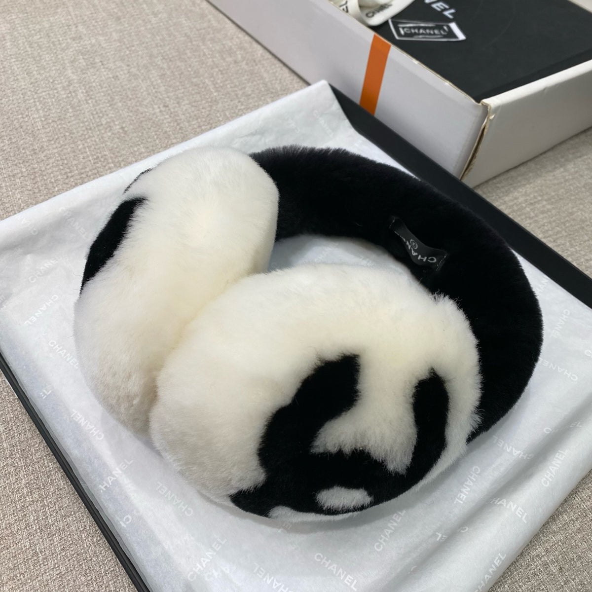 Chanel Logo Detail Earmuffs - 1141777618 - Photo 3