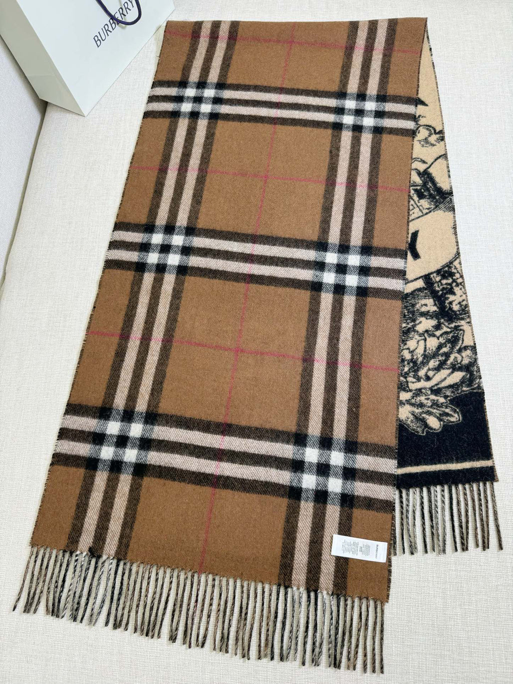 Burberry Check Pattern Jacquard Scarf - 973645787 - Photo 3