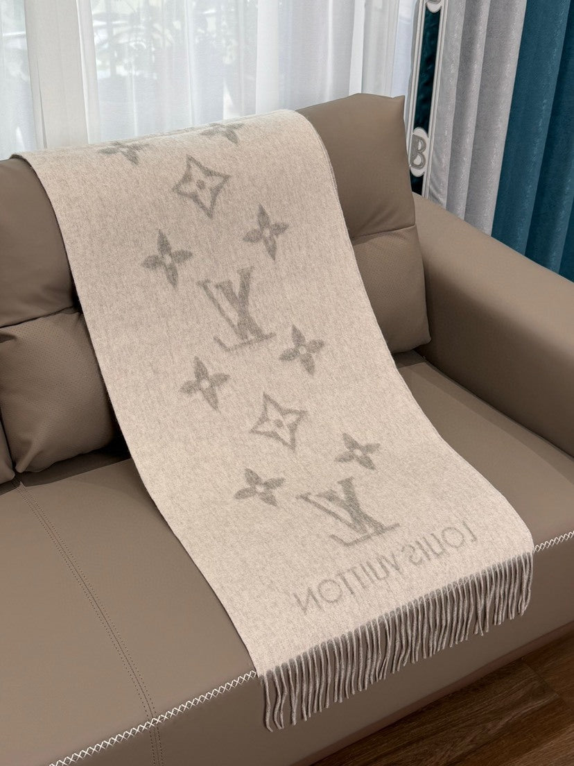 Louis Vuitton Scarf - 950913811 - Photo 3