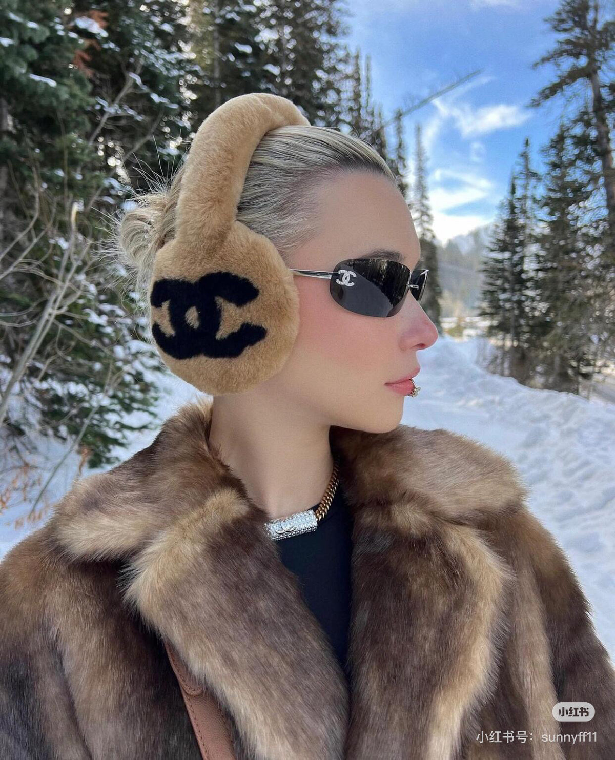 Chanel Logo Detail Earmuffs - 1005772252 - Photo 3