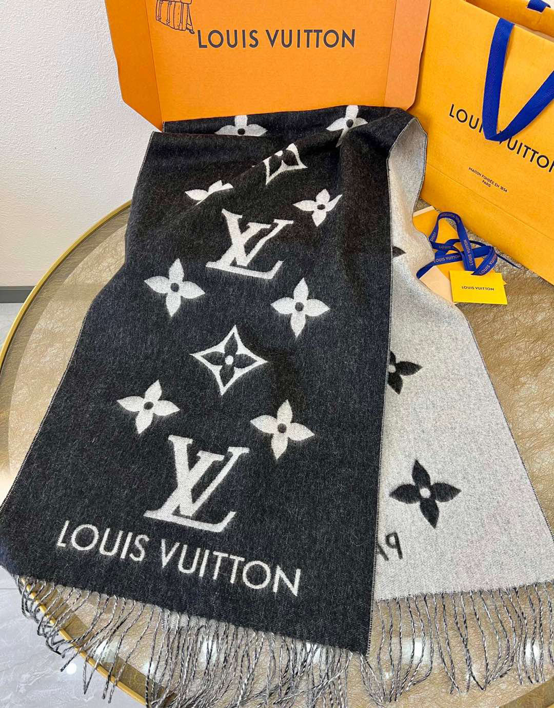 Louis Vuitton Scarf - 982342004 - Photo 3