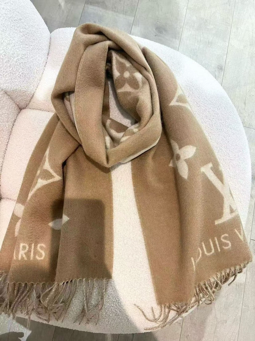 Louis Vuitton Scarf - 945246521 - Photo 3