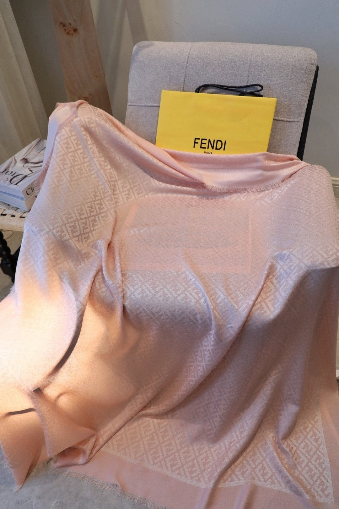 Fendi Jacquard Logo Detail Square Scarf - 1245374419 - Photo 3