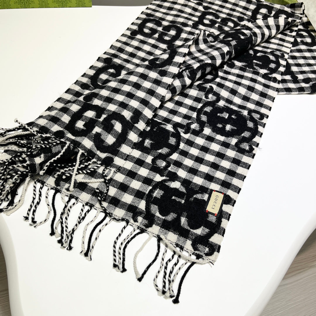 Gucci Check Pattern Logo Detail Scarf - 970502151 - Photo 3