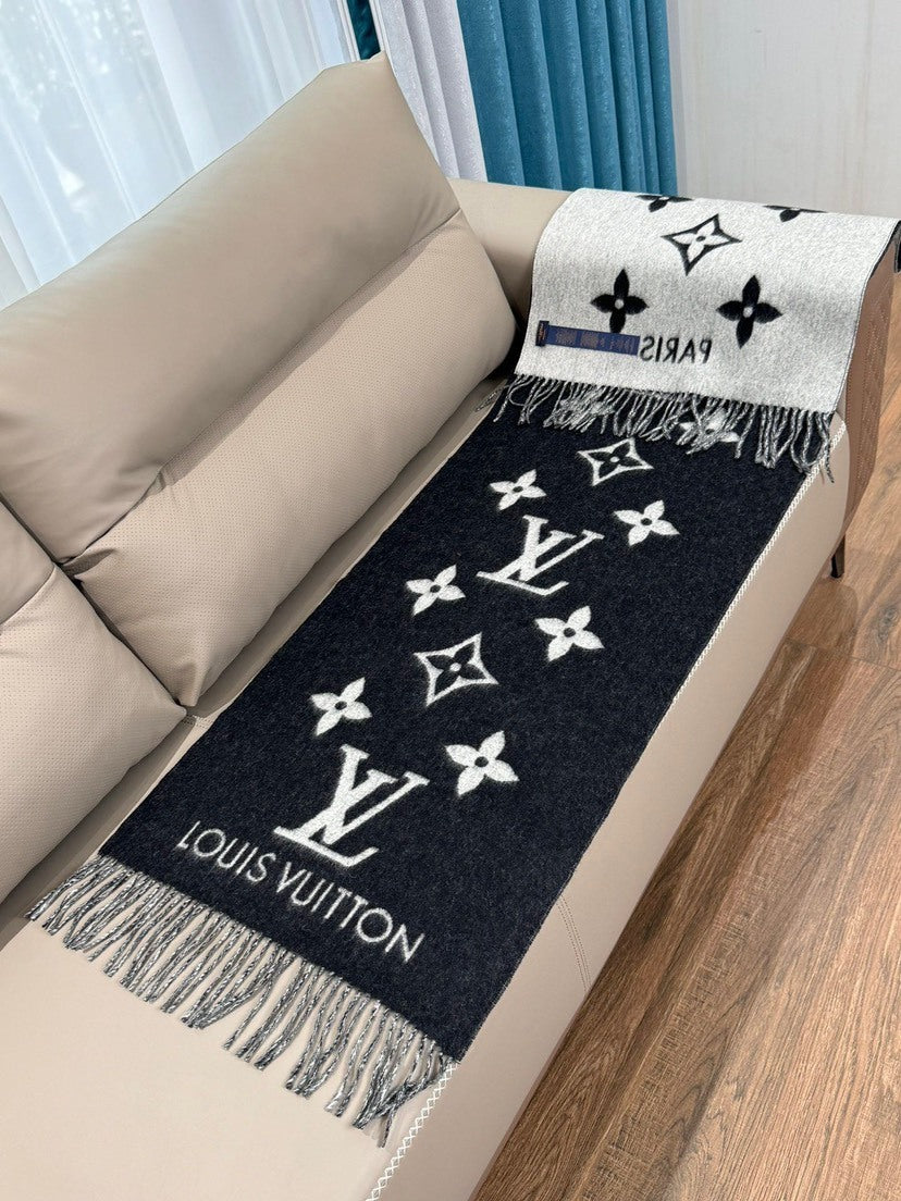Louis Vuitton Jacquard Scarf - 944930491 - Photo 3