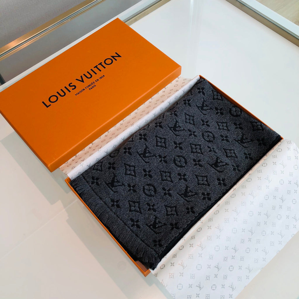 Louis Vuitton Jacquard Logo Detail Scarf - 979032567 - Photo 3