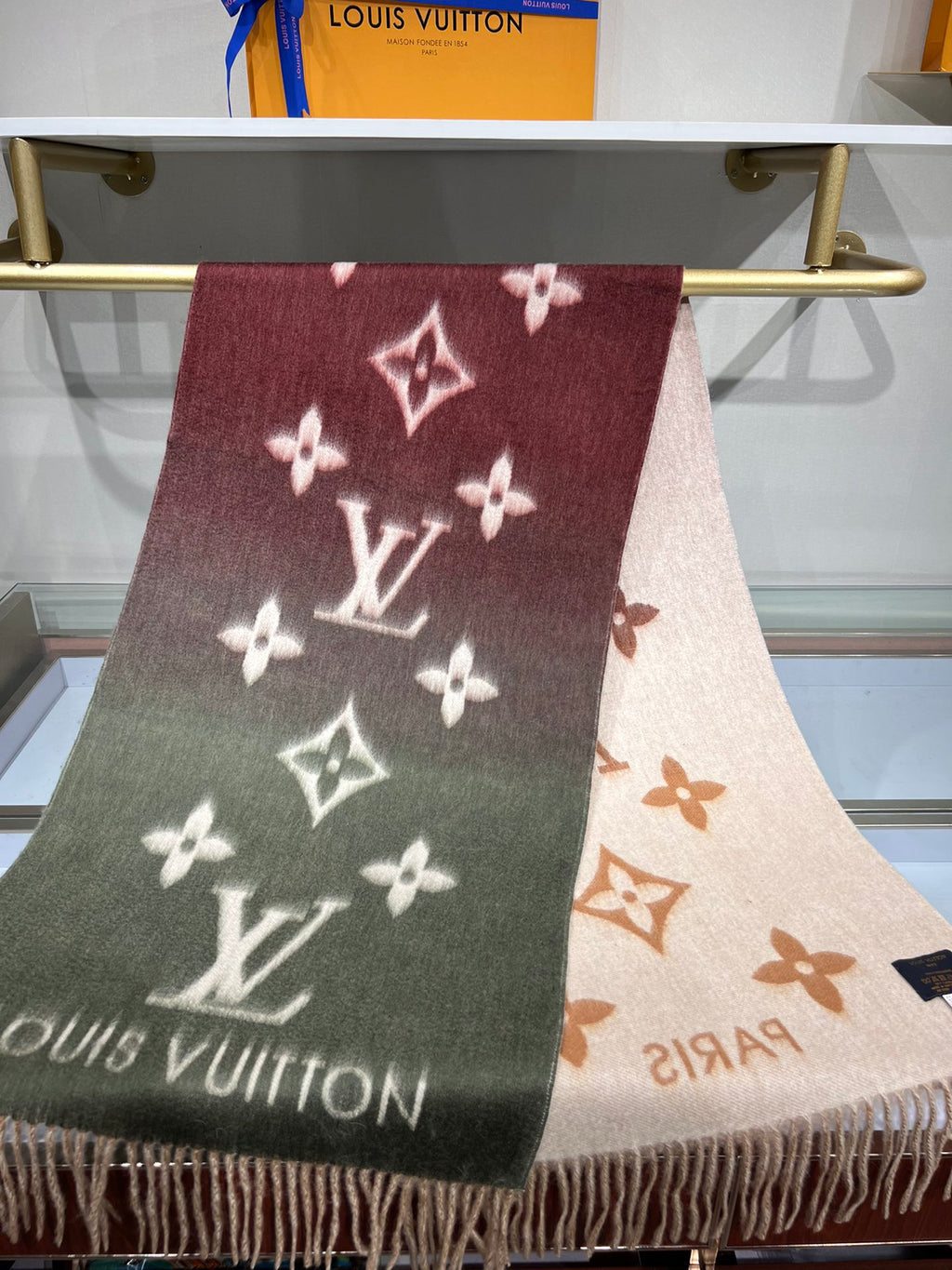 Louis Vuitton Gradient Scarf - 951662954 - Photo 3