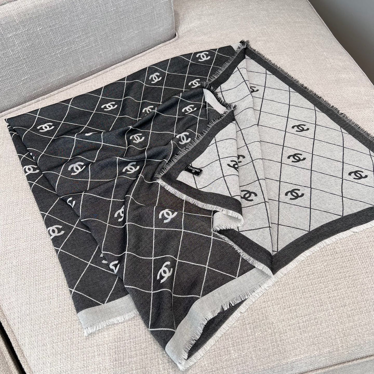 Chanel Jacquard Logo Detail Scarf - 1014310777 - Photo 3