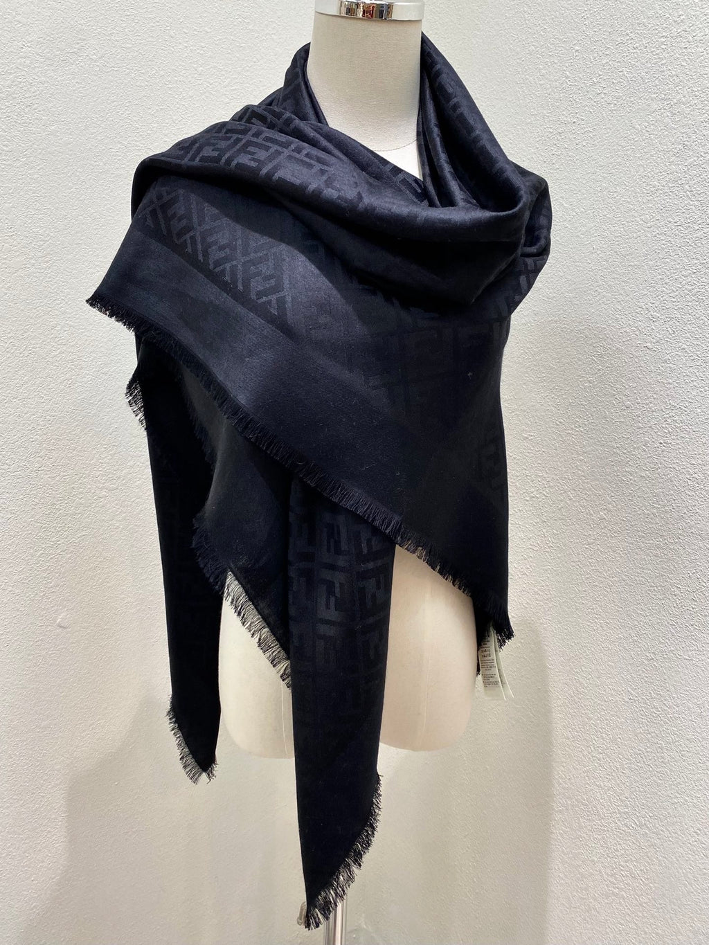 Fendi Jacquard Logo Detail Square Scarf - 1245376588 - Photo 3