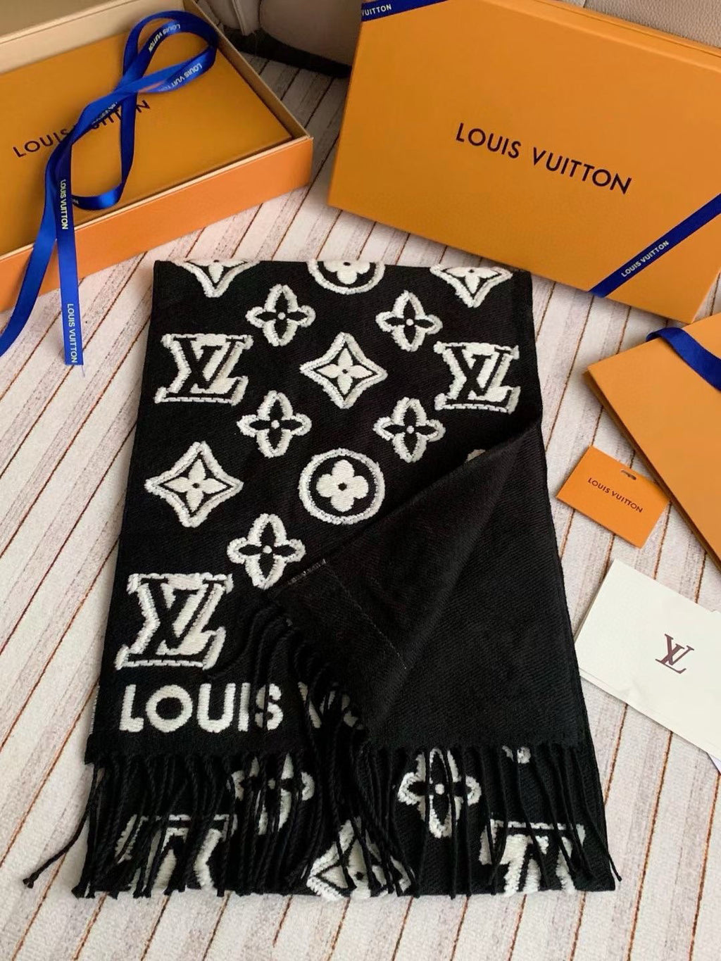 Louis Vuitton Colorblock Scarf - 973281522 - Photo 3