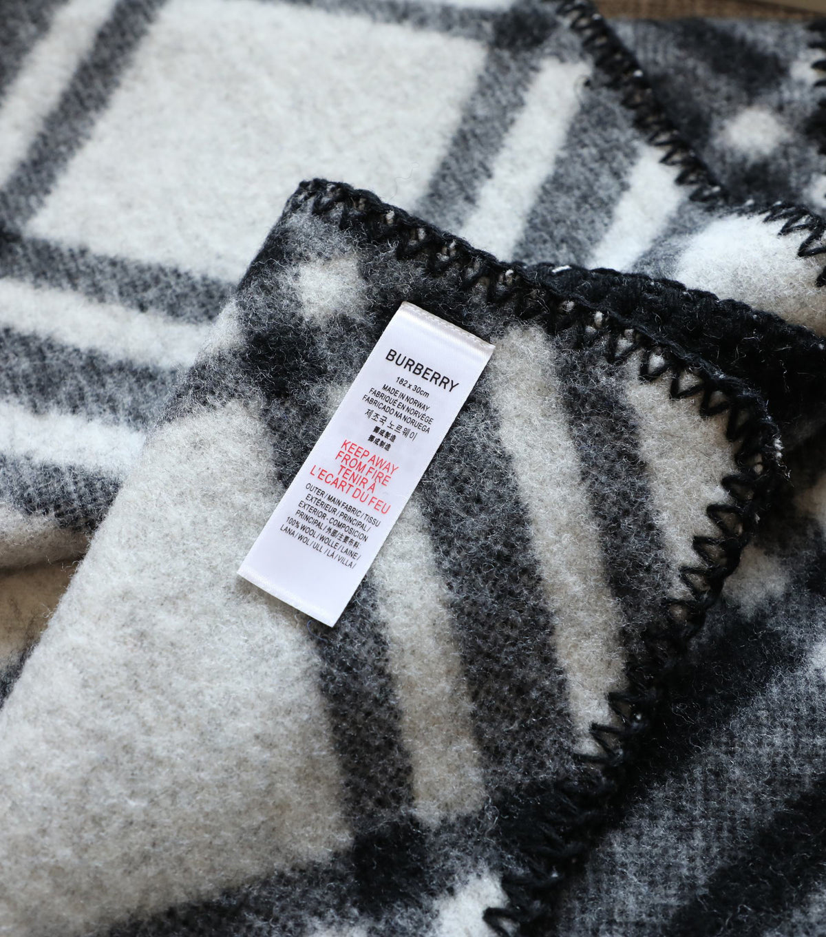 Burberry Scarf - 968683352 - Photo 3