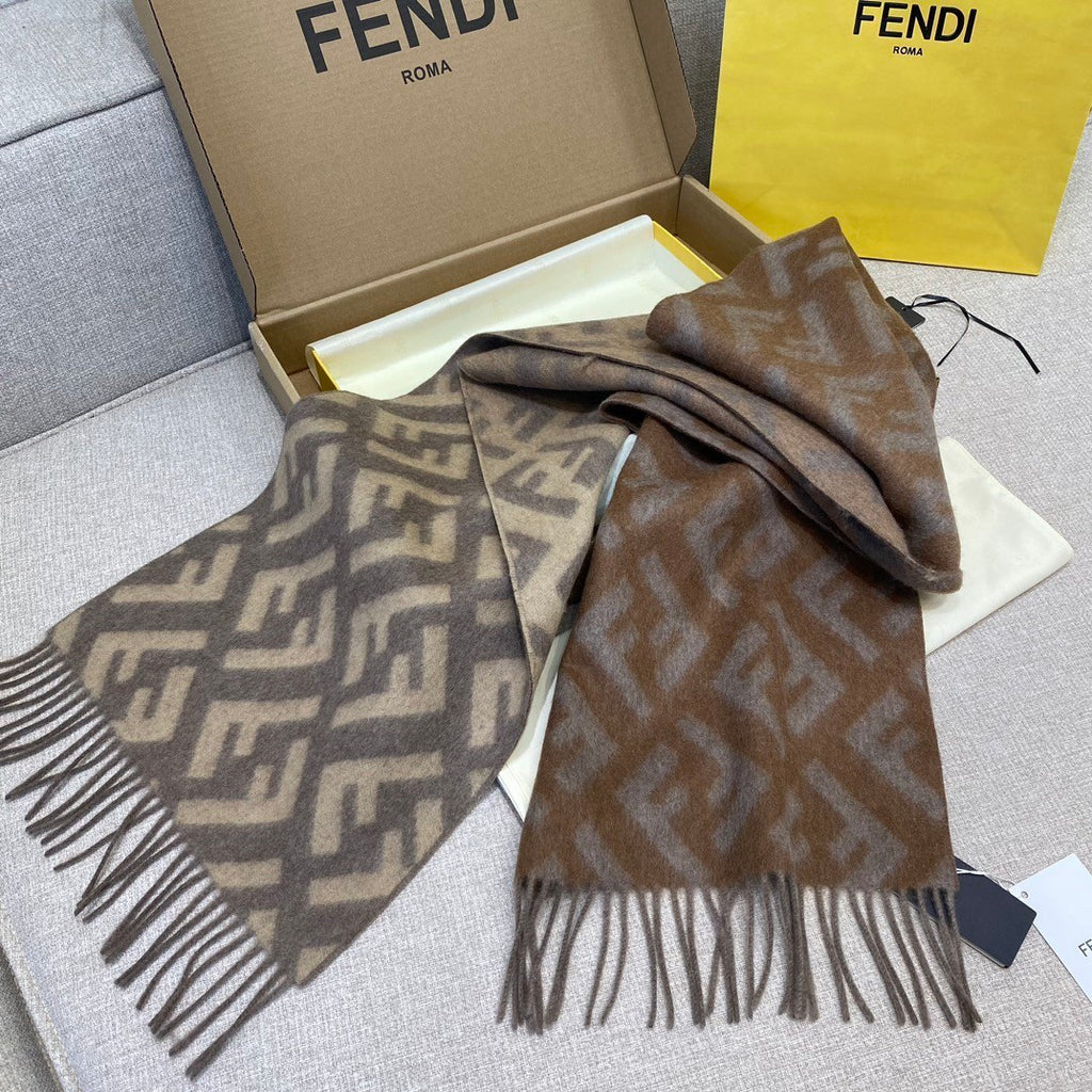 Fendi Gradient Scarf - 1245381260 - Photo 3