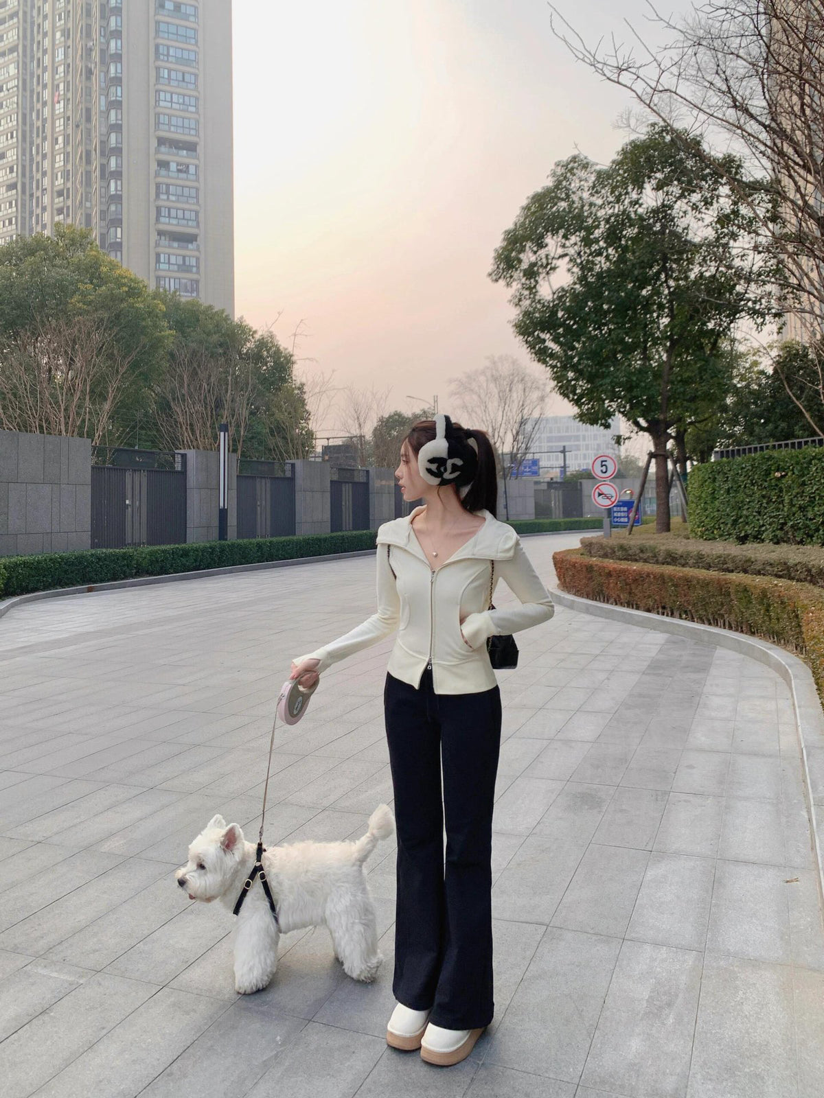 Chanel Earmuffs - 933090000 - Photo 4