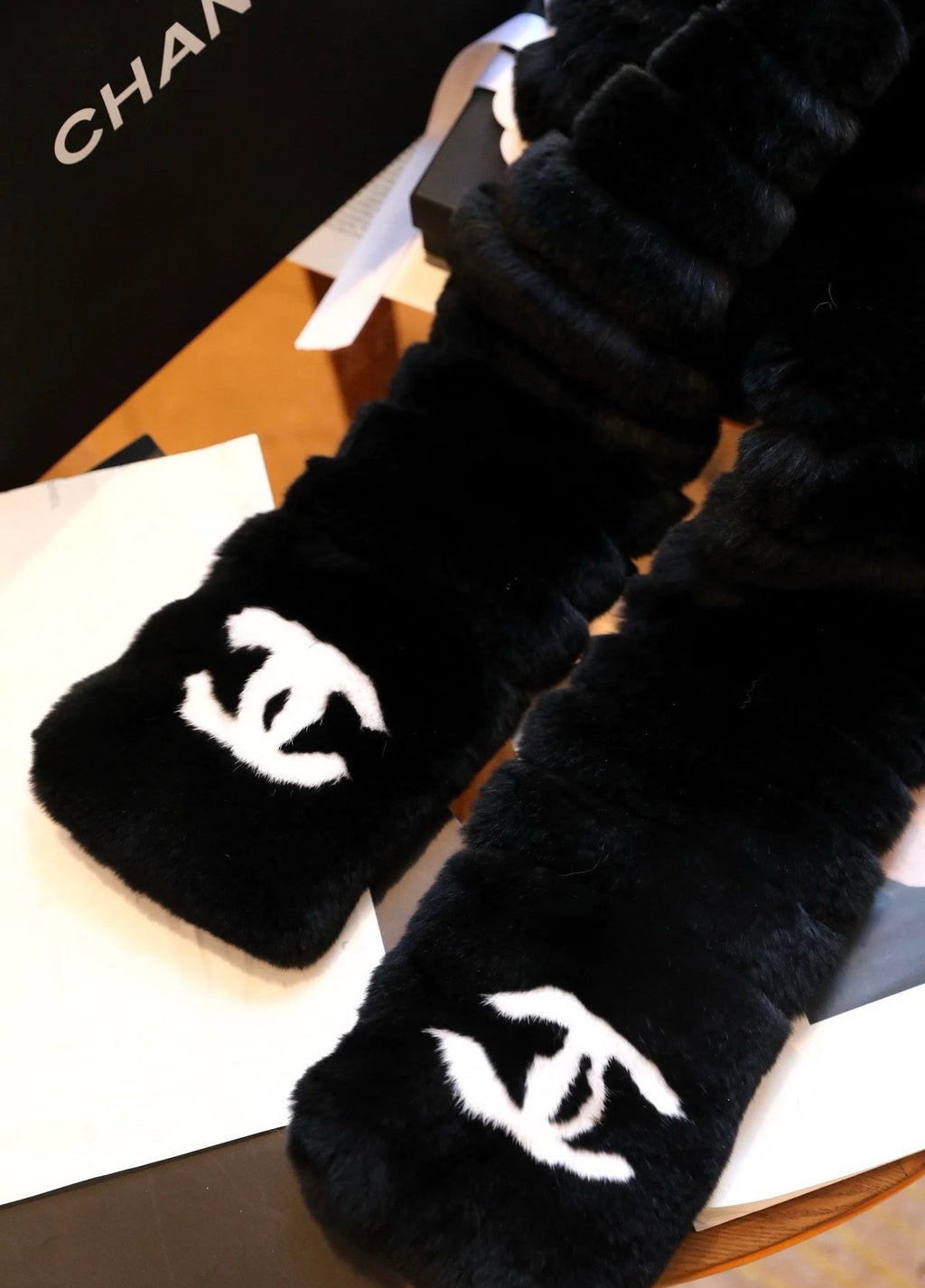 Chanel Logo Detail Scarf - 962272198 - Photo 4