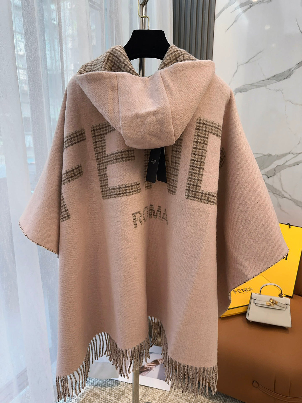 Fendi Cape - 938074741 - Photo 4