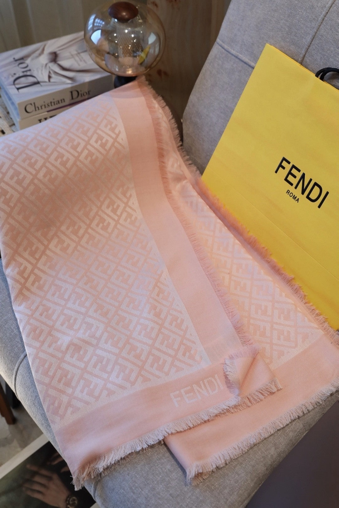 Fendi Jacquard Logo Detail Square Scarf - 1245374419 - Photo 4