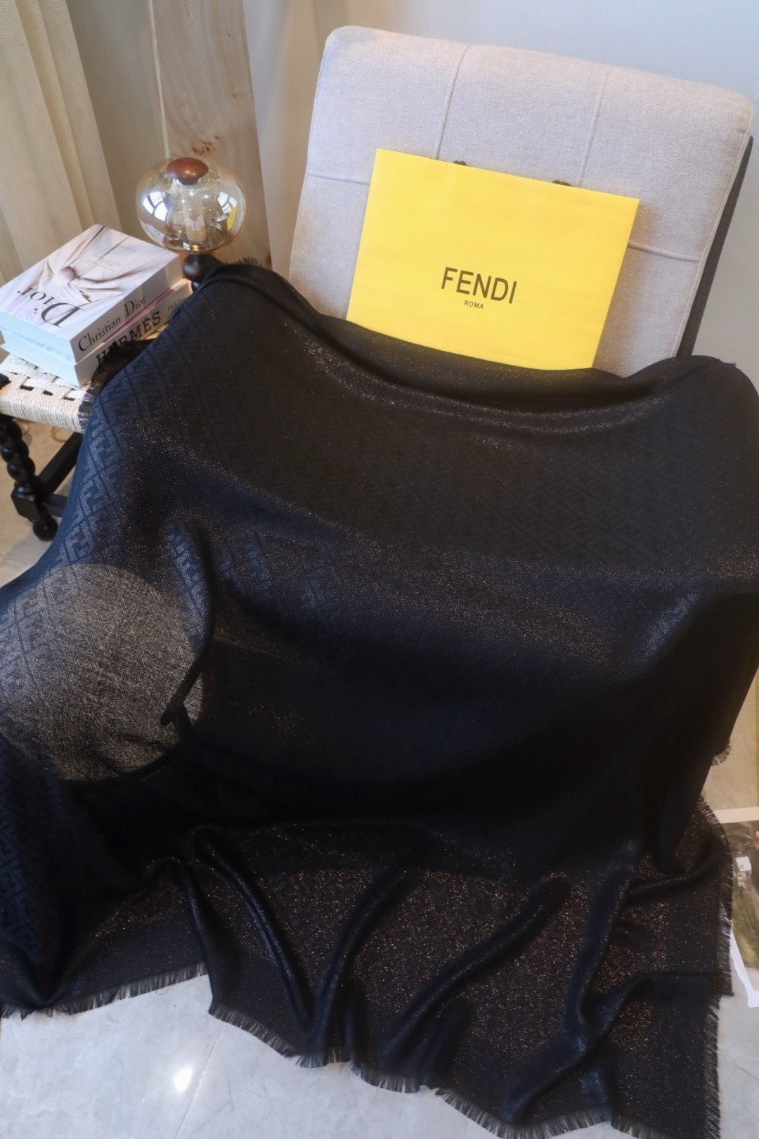 Fendi Jacquard Logo Detail Square Scarf - 1245374692 - Photo 4