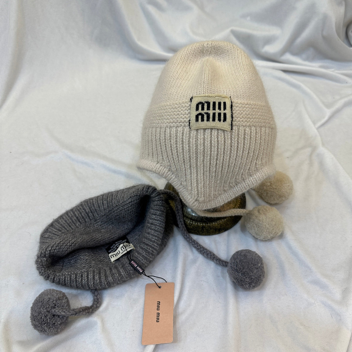 Miu Miu Knit Pom-Pom Bucket Hat - 1141791829 - Photo 4