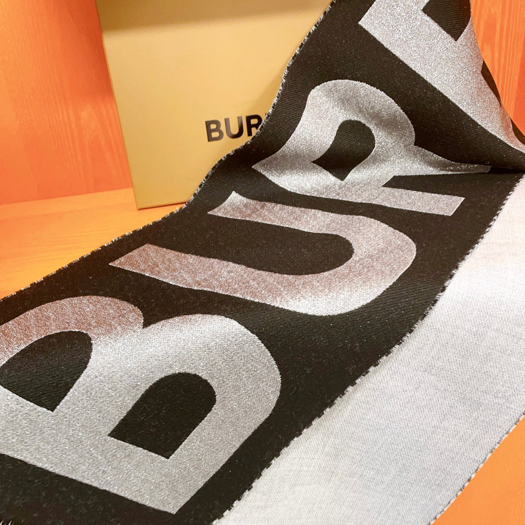 Burberry Jacquard Logo Detail Scarf - 974834316 - Photo 4
