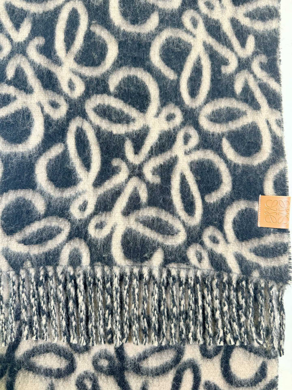 Loewe Jacquard Logo Detail Scarf - 973645274 - Photo 4