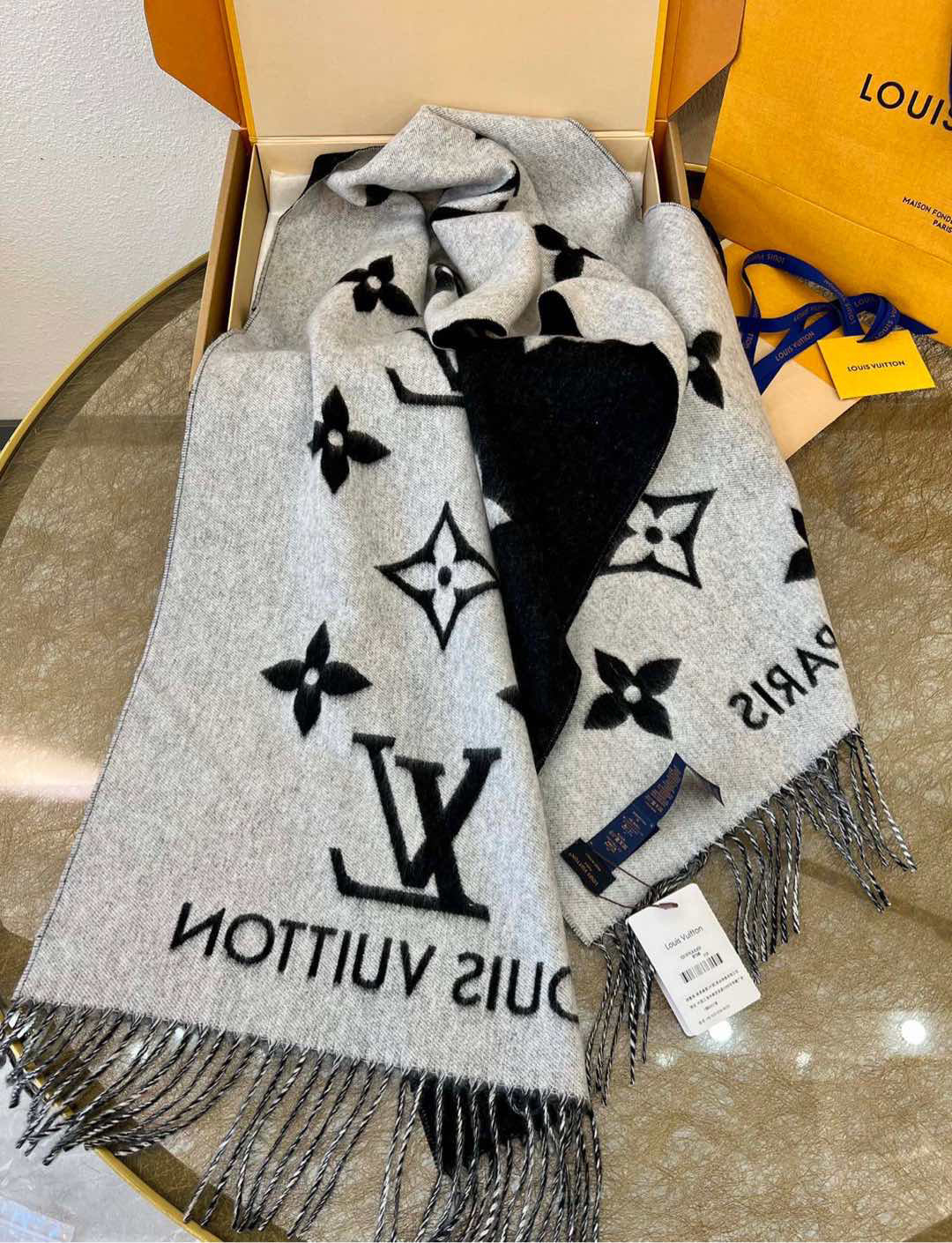 Louis Vuitton Scarf - 982342004 - Photo 4