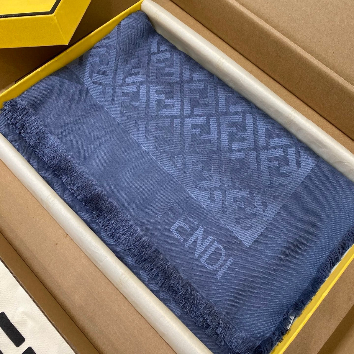 Fendi Jacquard Logo Detail Square Scarf - 1245376021 - Photo 4