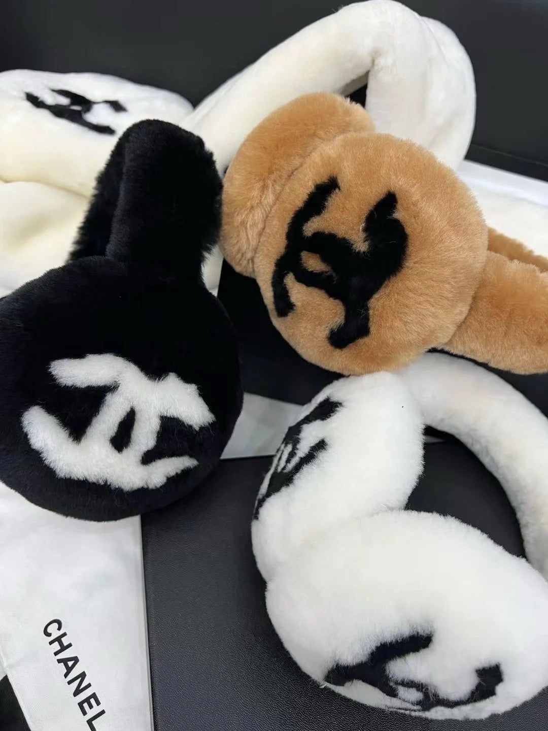 Chanel Logo Detail Earmuffs - 1005771900 - Photo 4