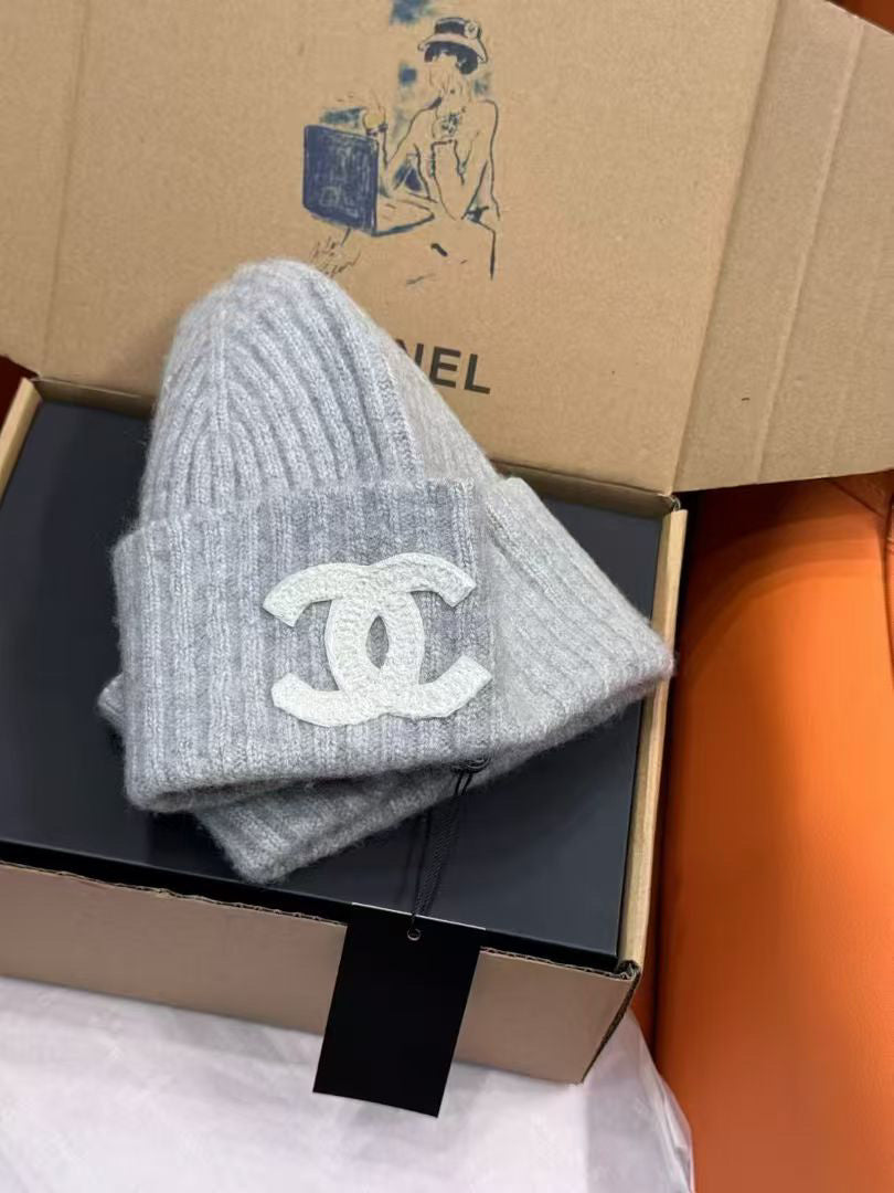 Chanel Logo Detail Knit Beanie - 1149273275 - Photo 4