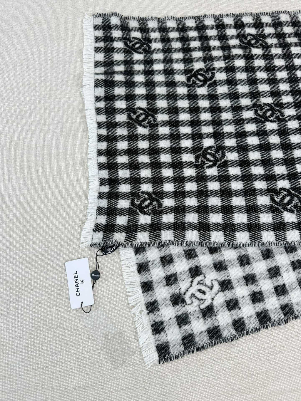 Chanel Check Pattern Logo Detail Scarf - 973234743 - Photo 4