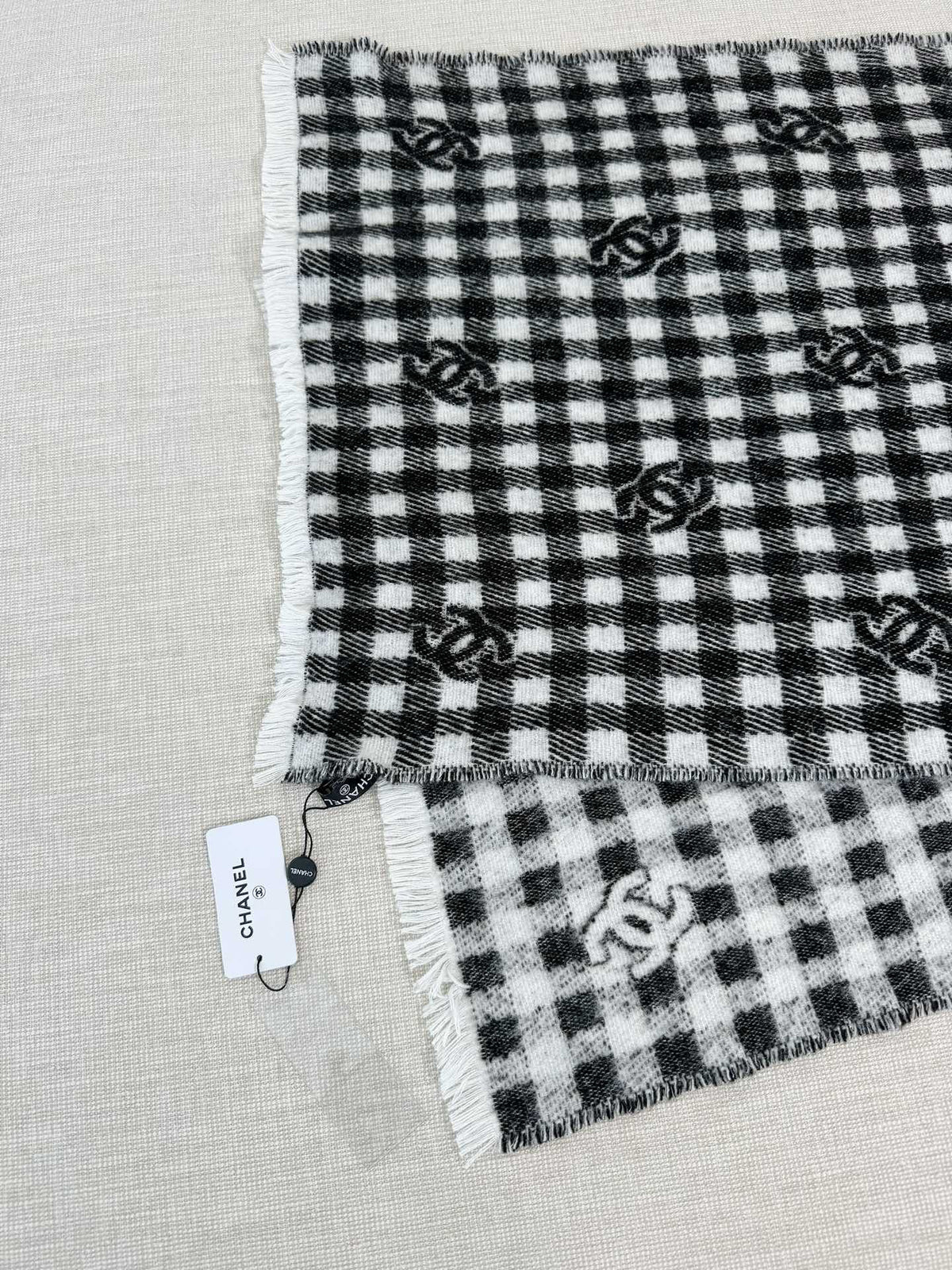 Chanel Check Pattern Logo Detail Scarf - 973234743 - Photo 4