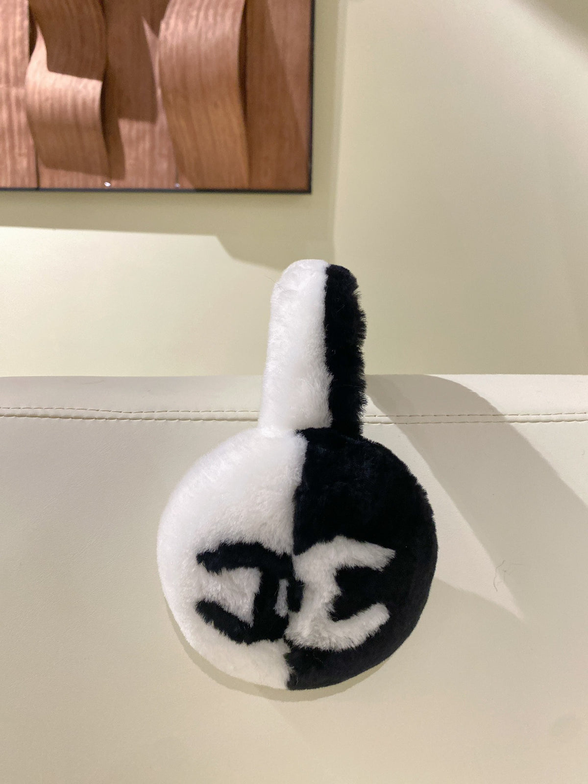 Chanel Colorblock Logo Detail Earmuffs - 1005772244 - Photo 4