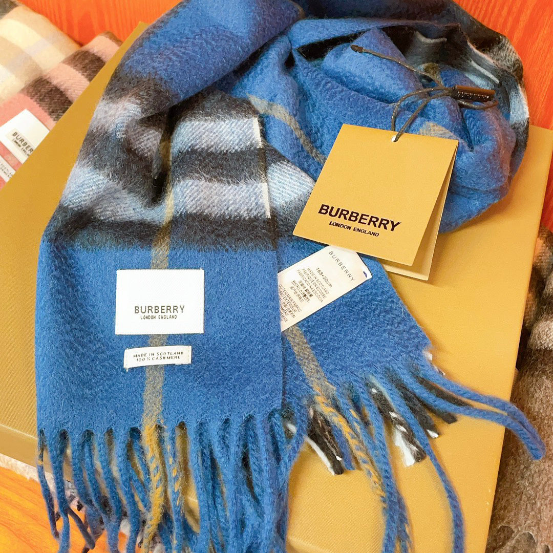 Burberry Check Pattern Scarf - 975222335 - Photo 4