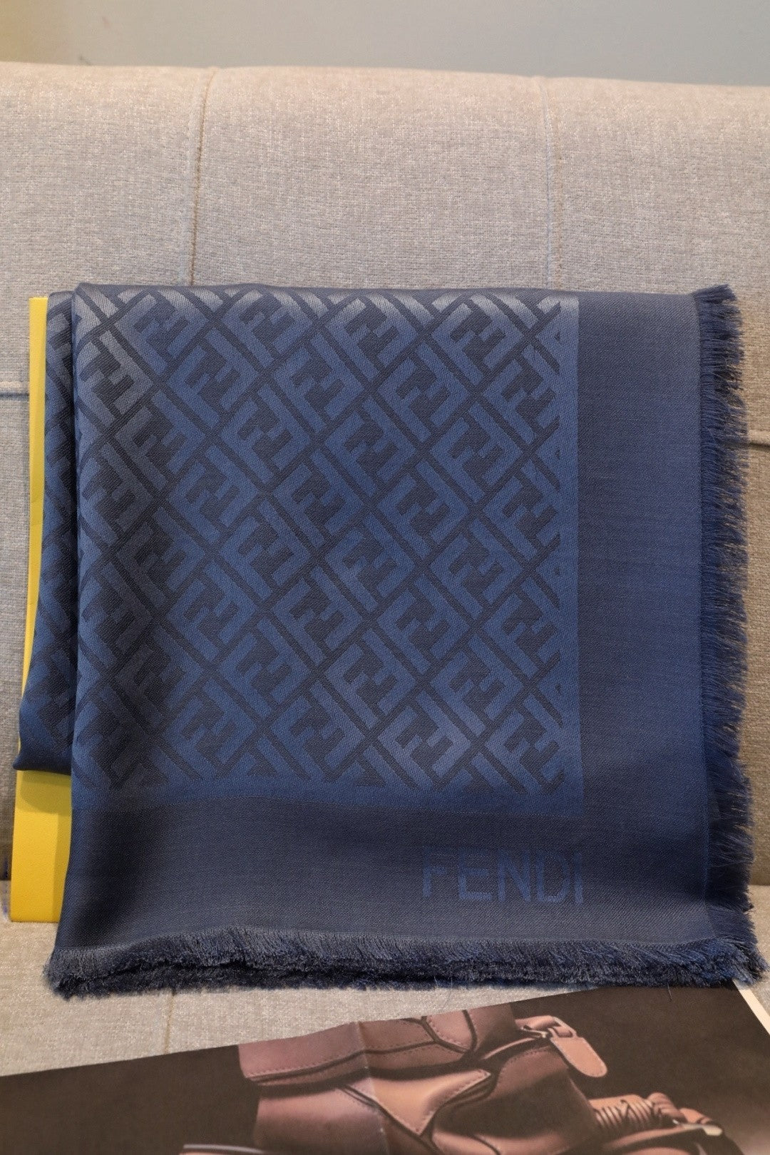 Fendi Jacquard Logo Detail Square Scarf - 1245374008 - Photo 4