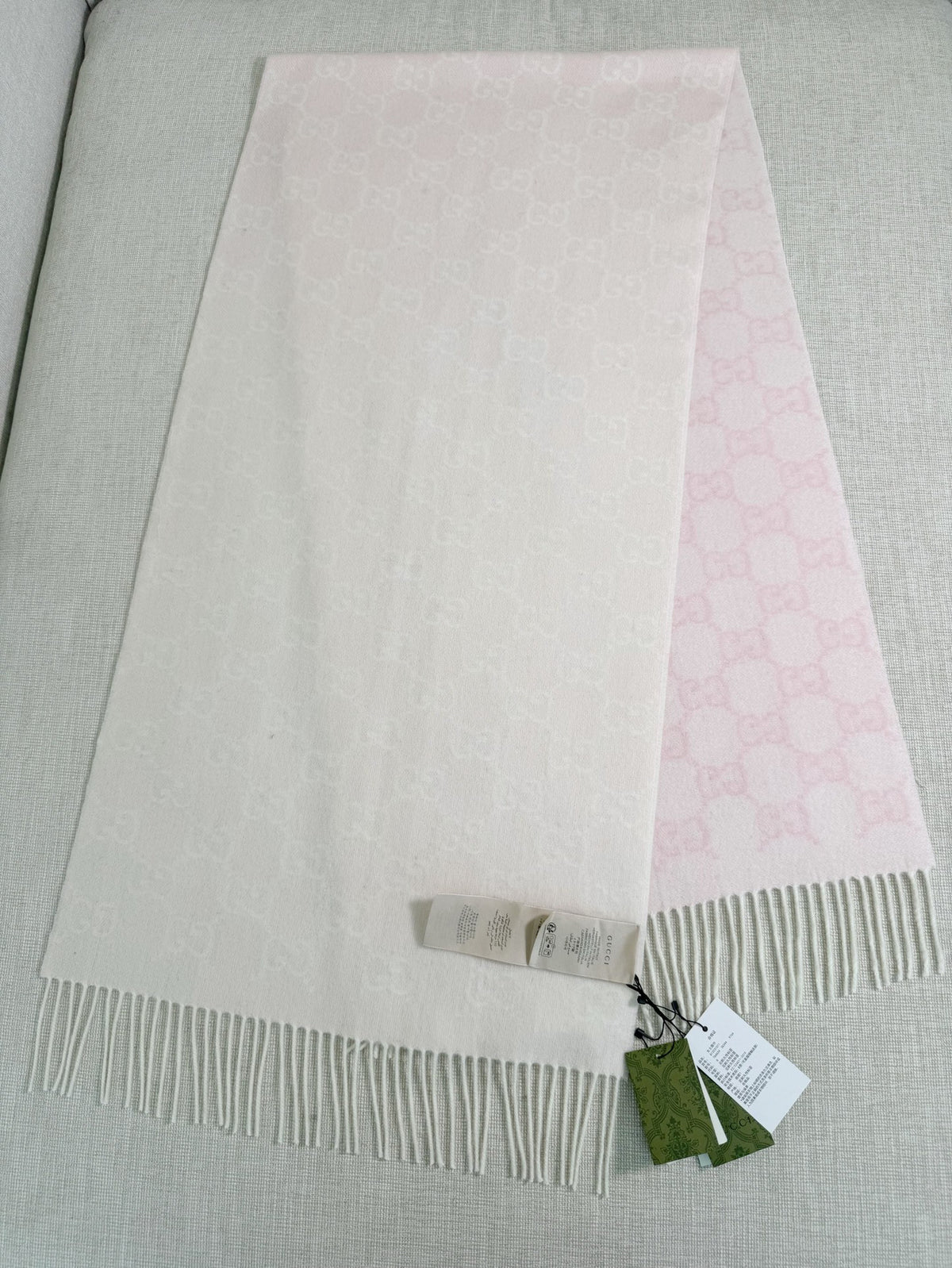 Gucci Gradient Scarf - 973645417 - Photo 4