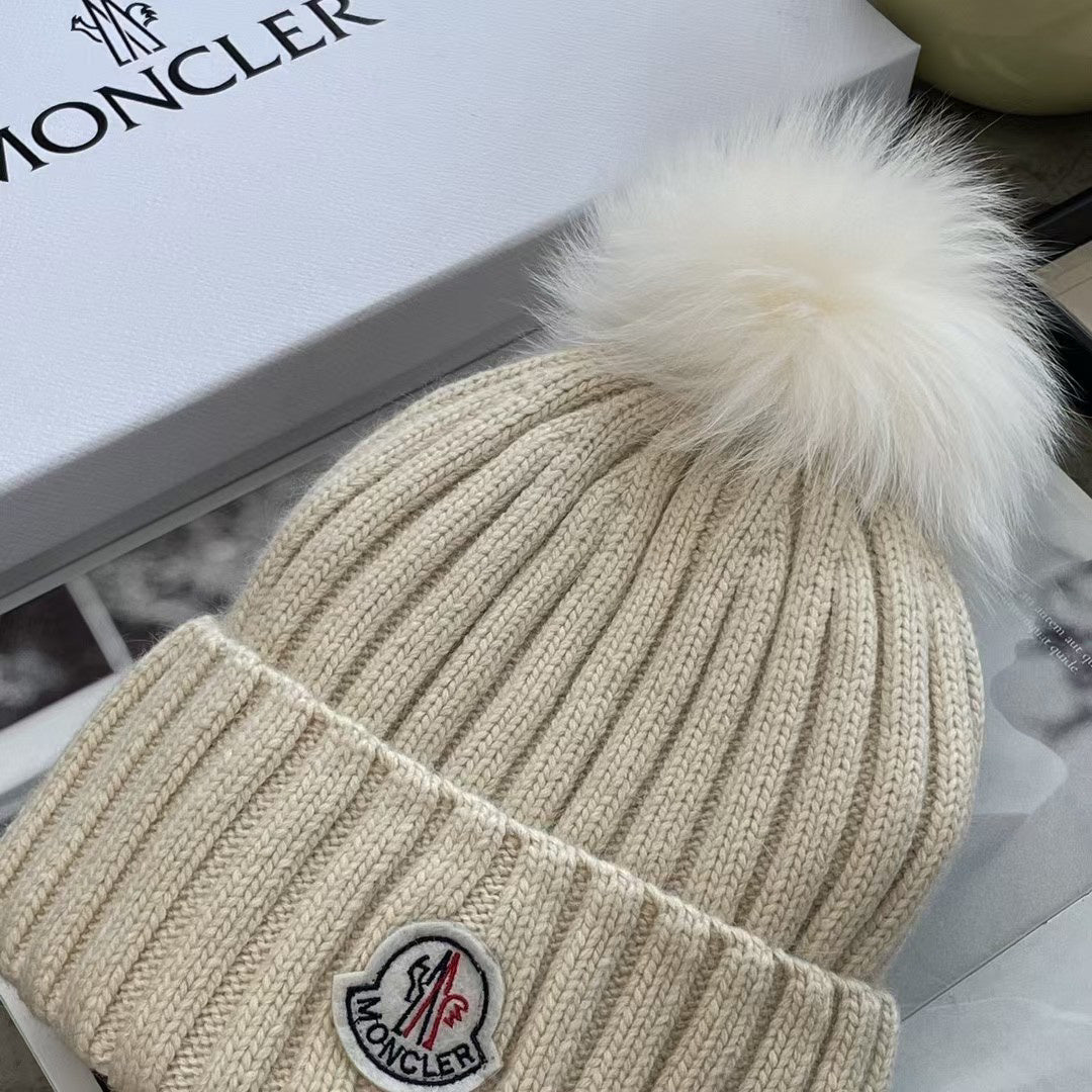 Moncler Knit Pom-Pom Beanie - 1107214056 - Photo 4