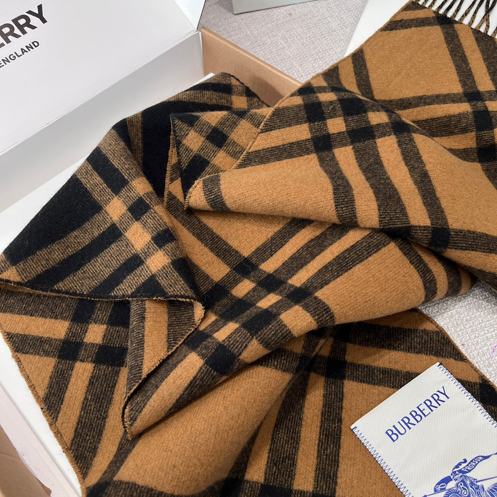 Burberry Check Pattern Scarf - 980019731 - Photo 4