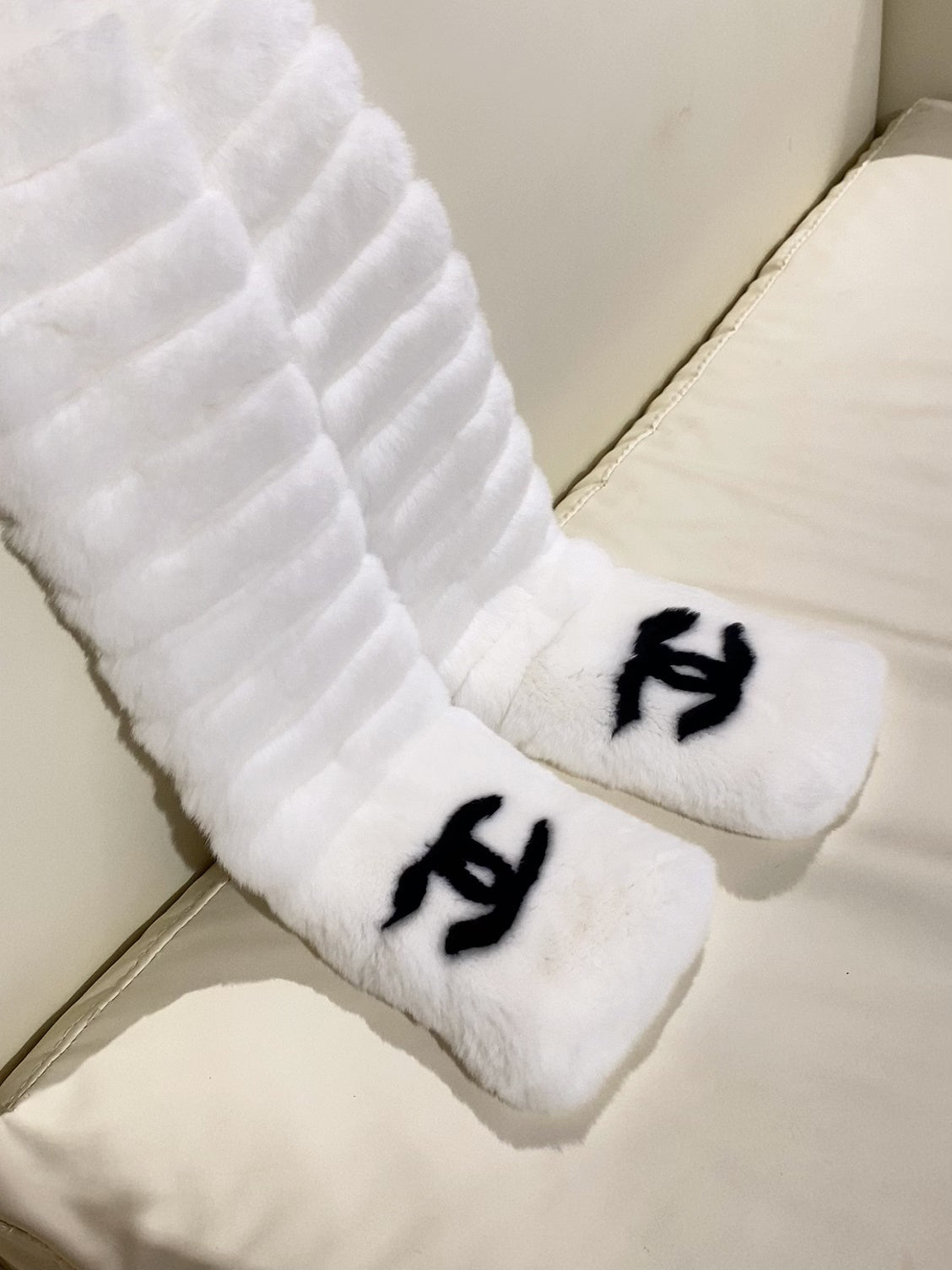 Chanel Logo Detail Scarf - 962272215 - Photo 4