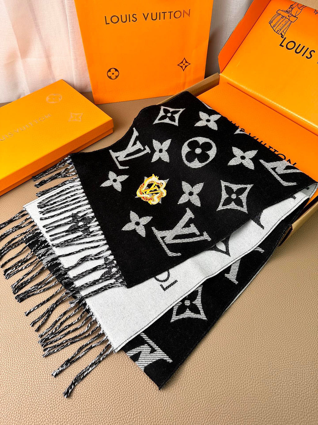 Louis Vuitton Jacquard Embroidered Scarf - 925525609 - Photo 4
