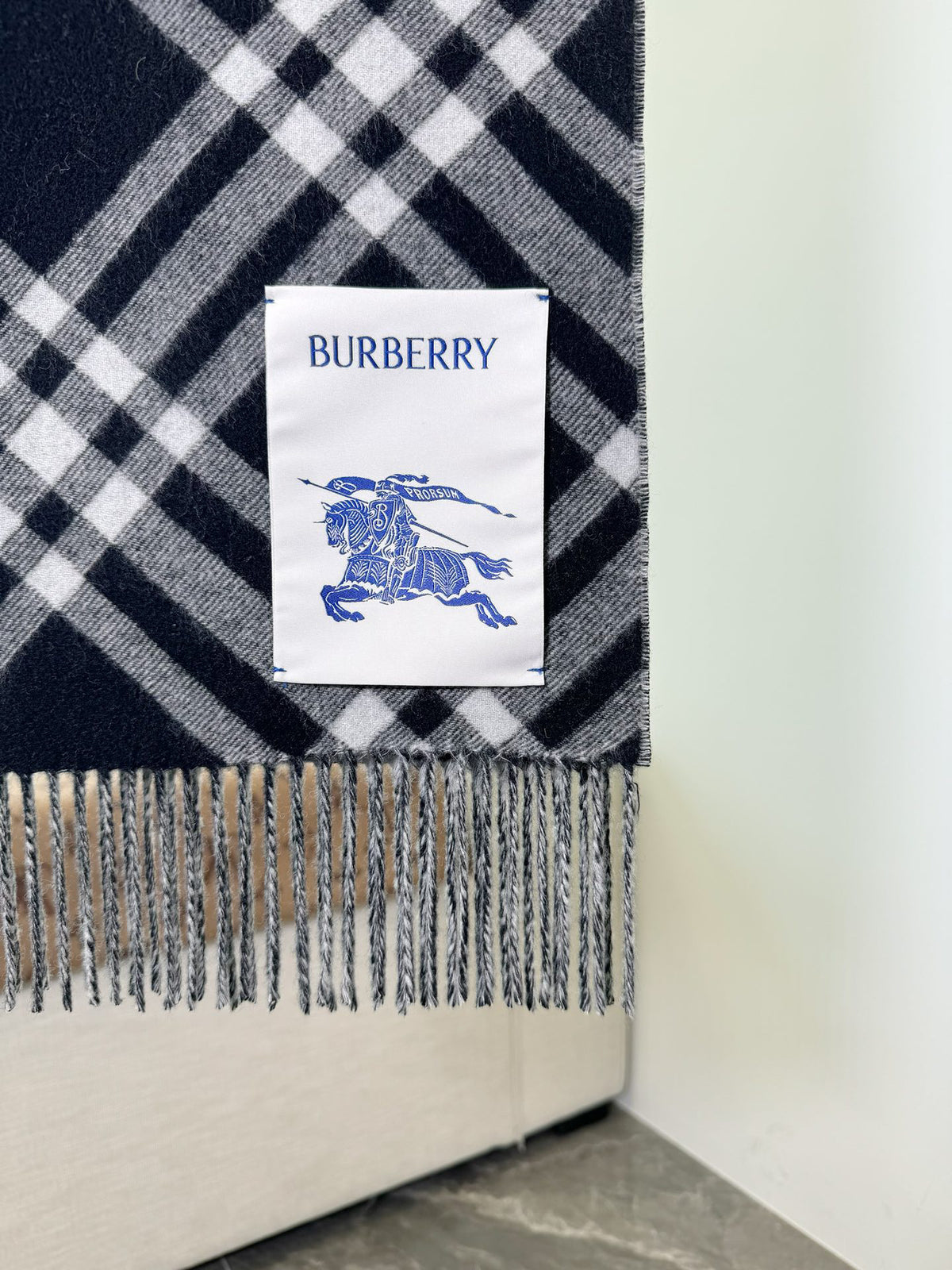 Burberry Check Pattern Scarf - 973237343 - Photo 4