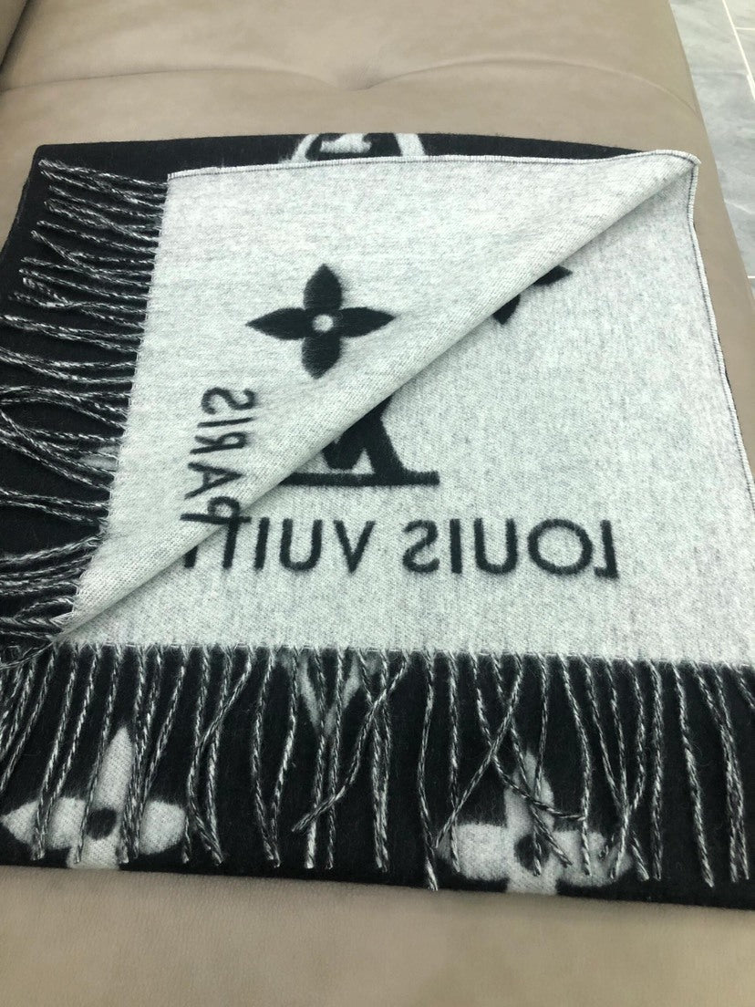 Louis Vuitton Scarf - 945544865 - Photo 4