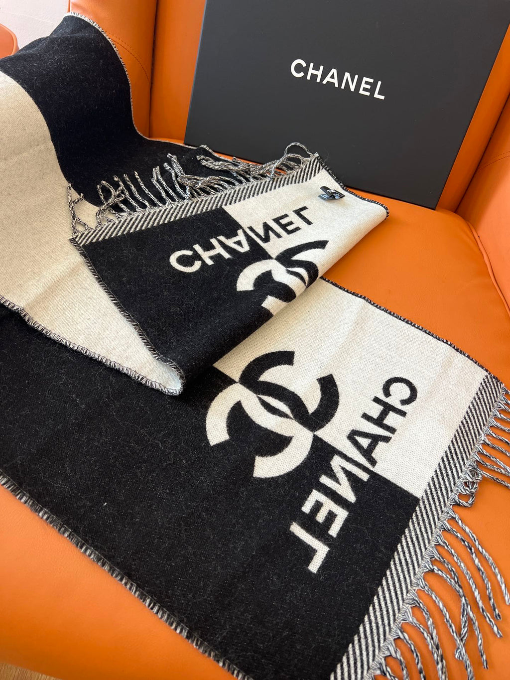 Chanel Jacquard Colorblock Scarf - 985844045 - Photo 4
