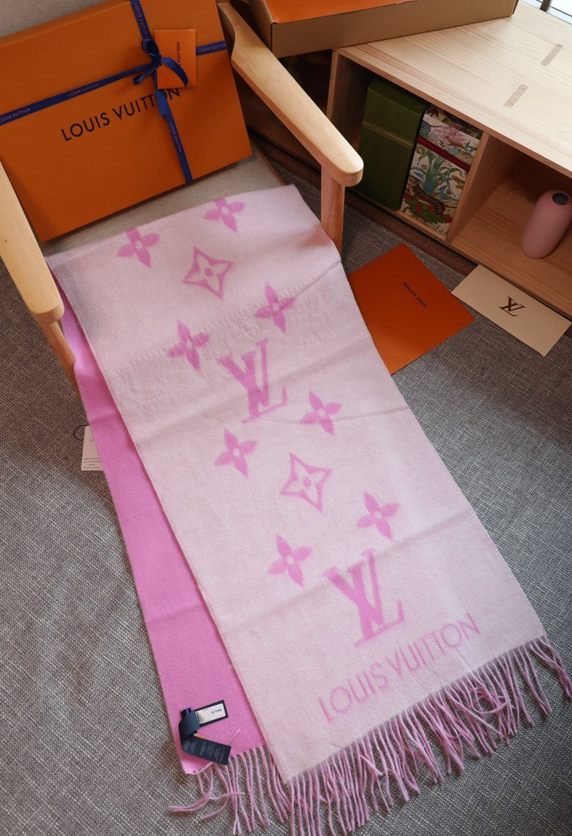 Louis Vuitton Scarf - 944942231 - Photo 5