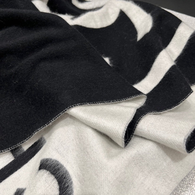 Chanel Logo Detail Scarf - 945444463 - Photo 5