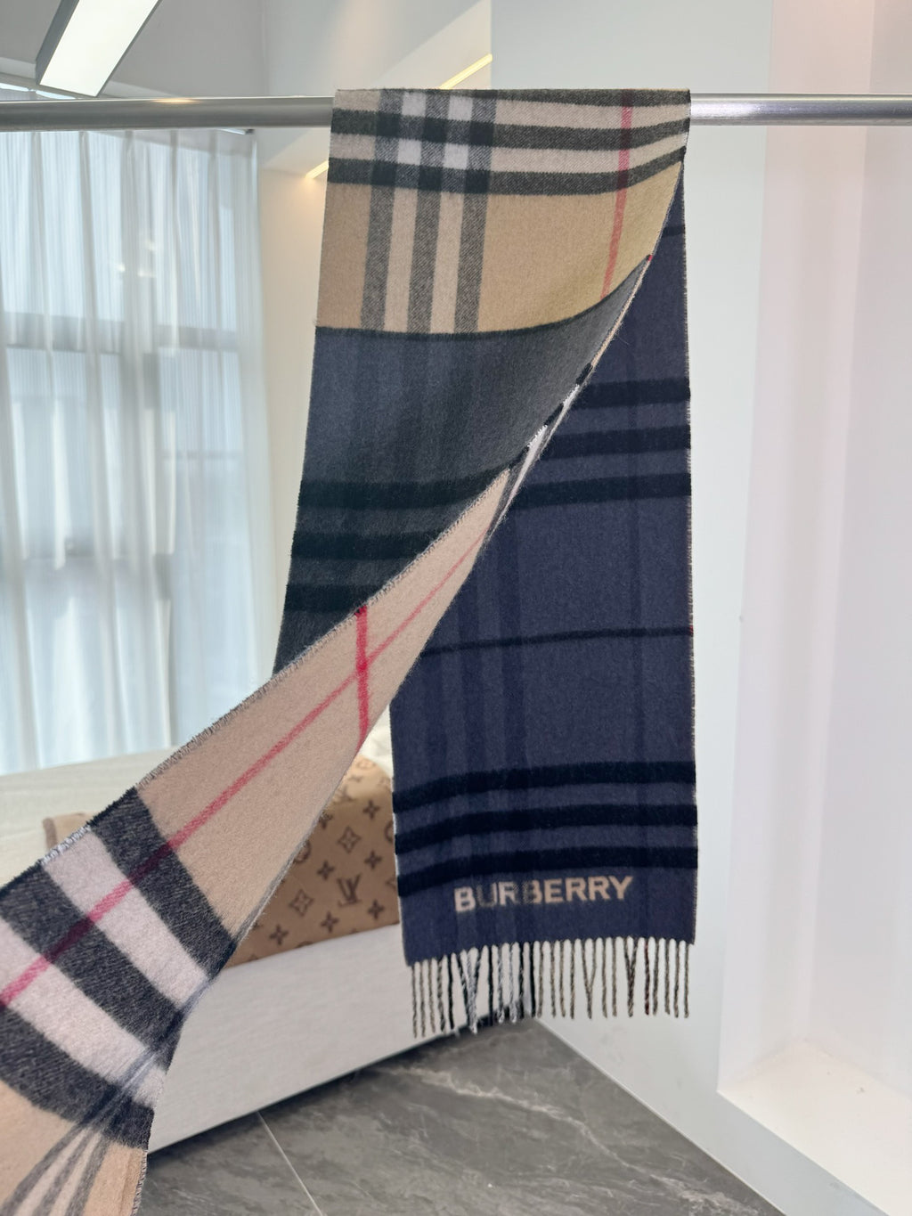 Burberry Check Pattern Colorblock Scarf - 973644987 - Photo 5