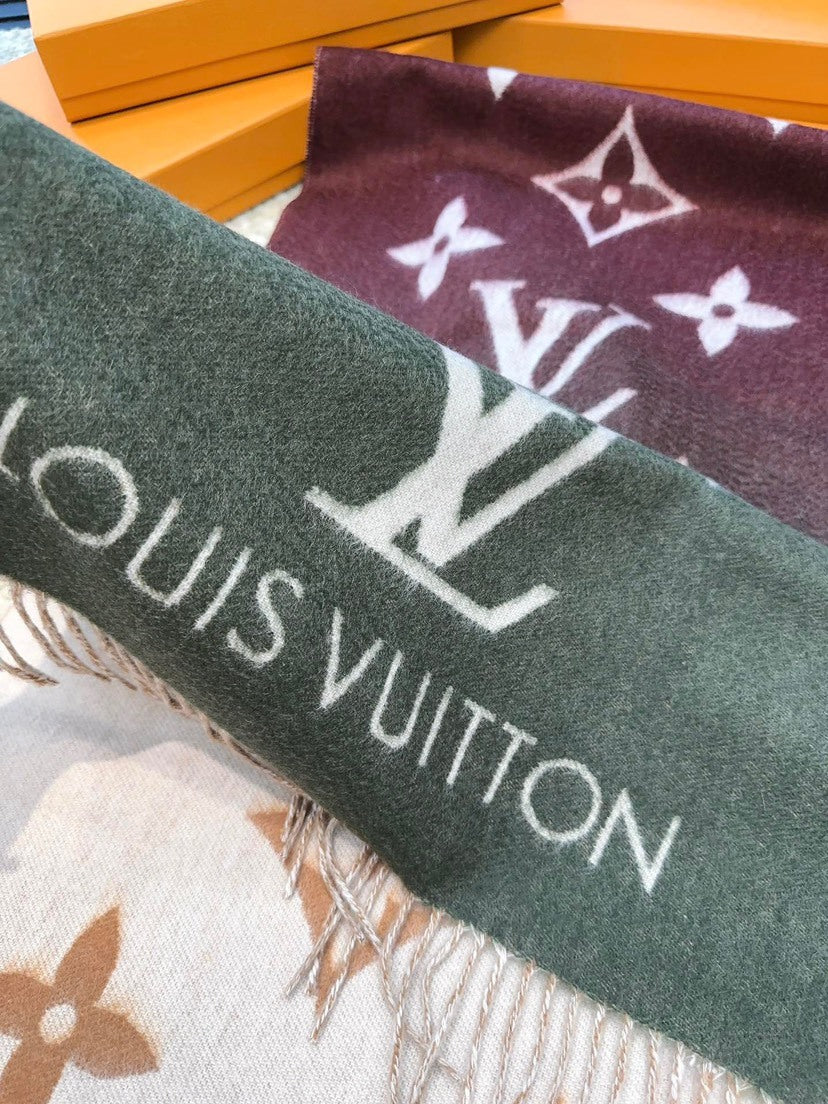 Louis Vuitton Gradient Scarf - 946582480 - Photo 5
