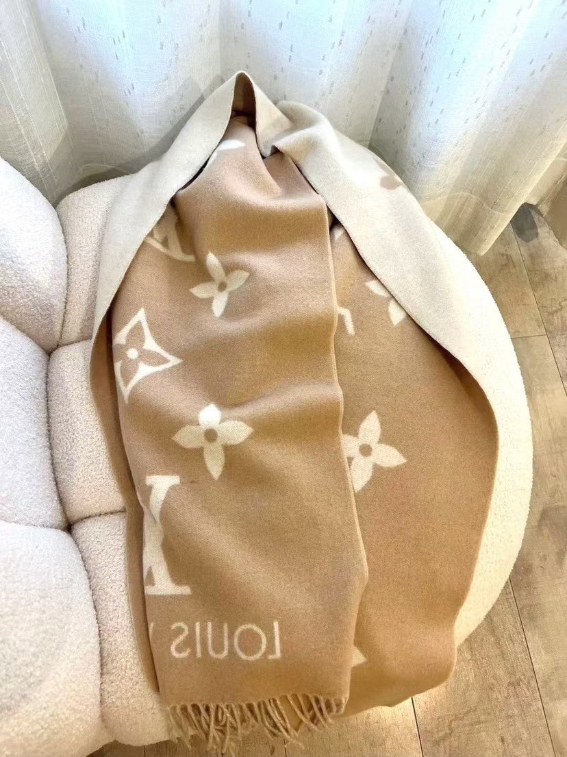 Louis Vuitton Scarf - 945244903 - Photo 5