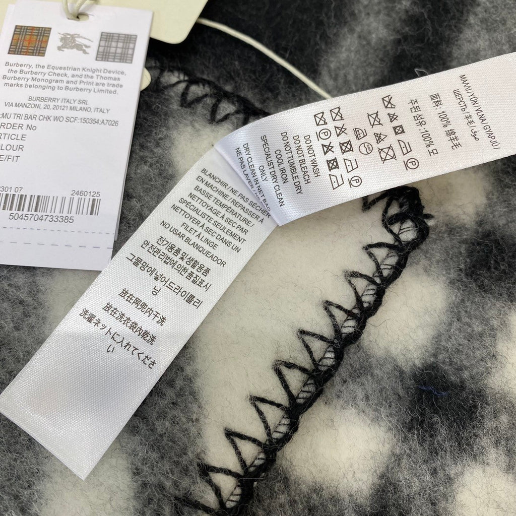 Burberry Check Pattern Scarf - 1245382381 - Photo 5