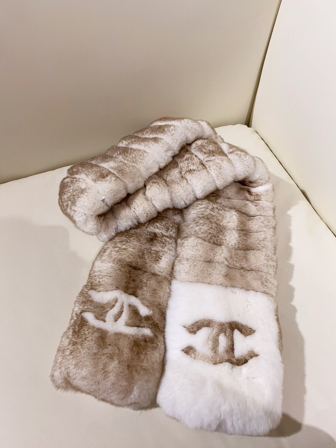 Chanel Gradient Logo Detail Scarf - 962272143 - Photo 5