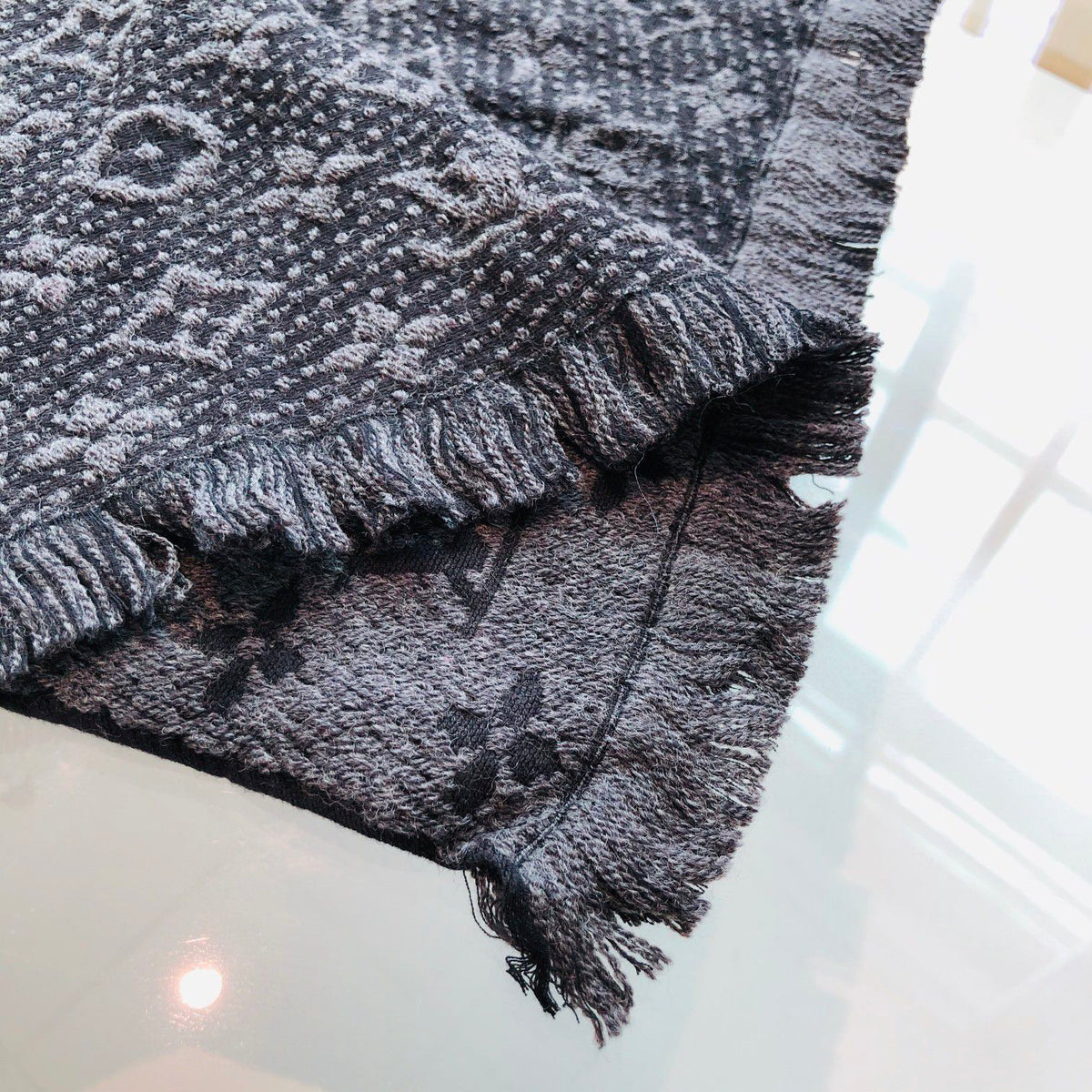Louis Vuitton Jacquard Logo Detail Scarf - 979032567 - Photo 5