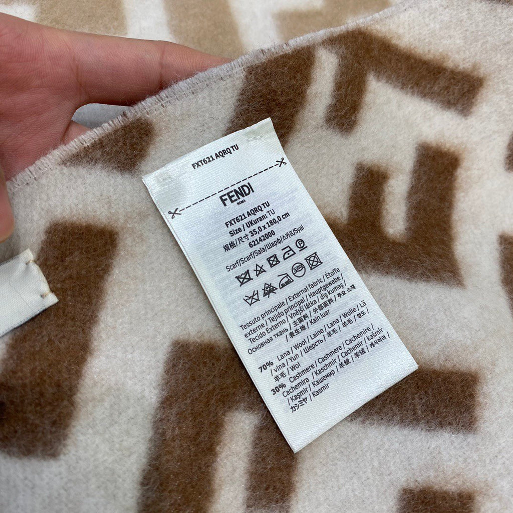 Fendi Gradient Scarf - 1245381542 - Photo 5
